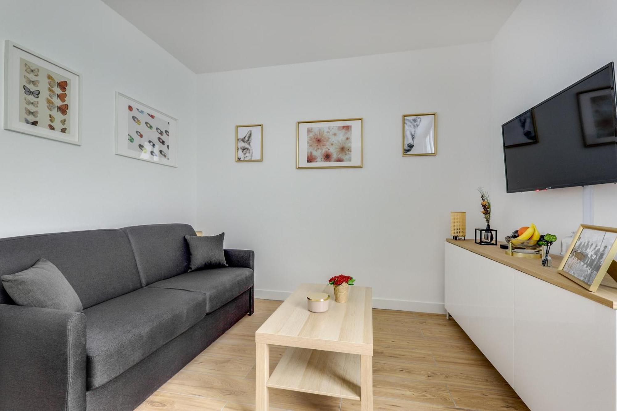 Center Of L Fully Equipped And Cozy